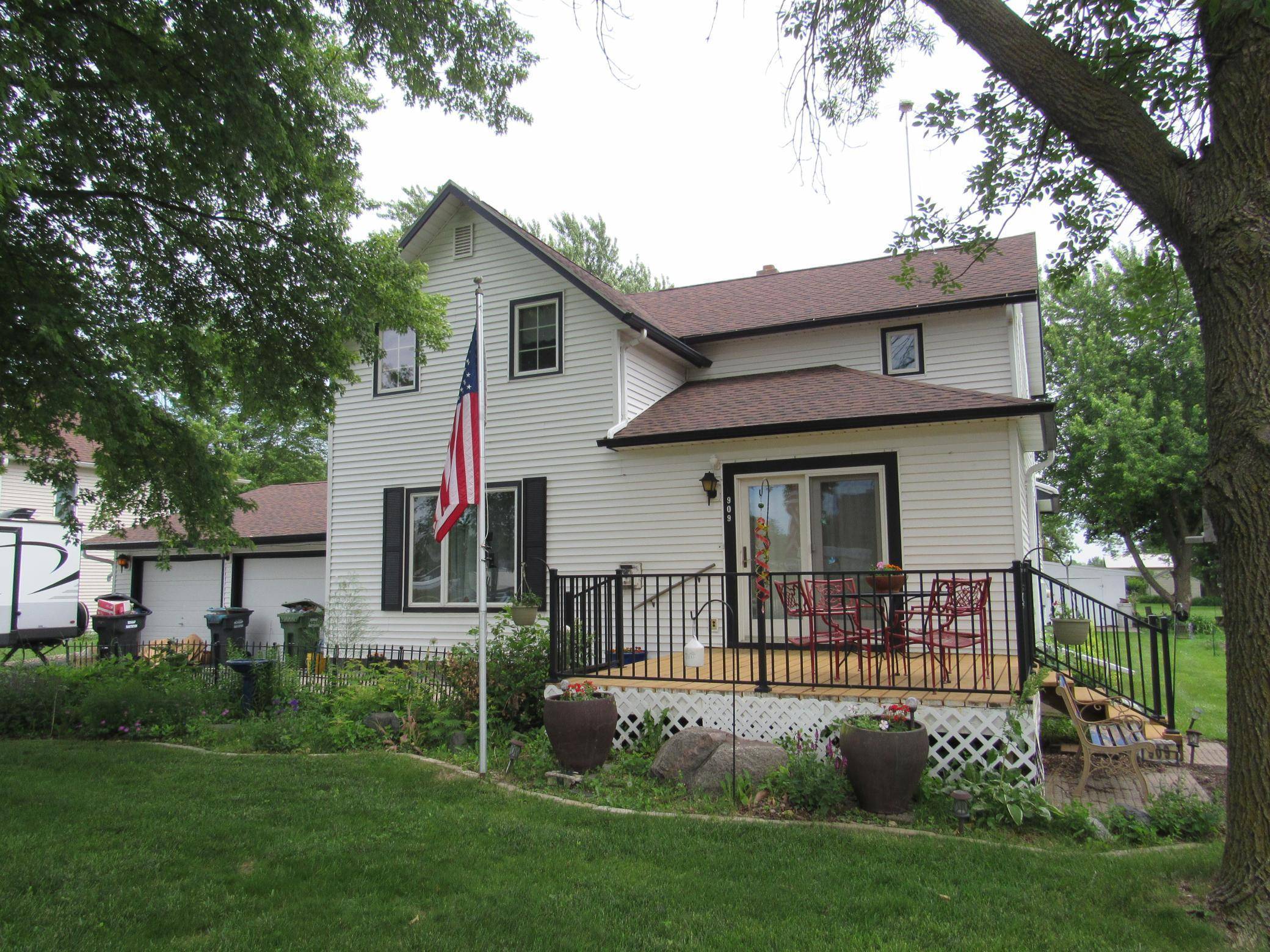 909 6th AVE, Brewster, MN 56119