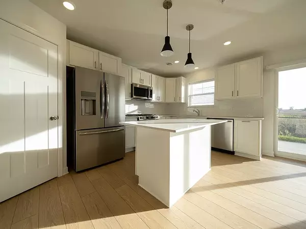 Medina, MN 55340,1073 Jubert DR