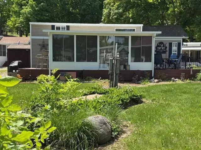 Farwell, MN 56327,2221 Reubens LN SW #20