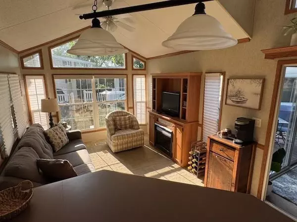 Farwell, MN 56327,2221 Reubens LN SW #20