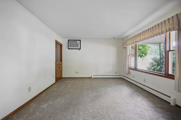 Owatonna, MN 55060,130 17th ST NE