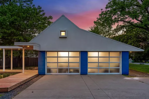 Chanhassen, MN 55317,303 W 77th ST