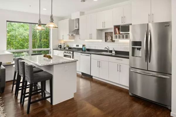 Saint Louis Park, MN 55416,4013 W 31st ST #102
