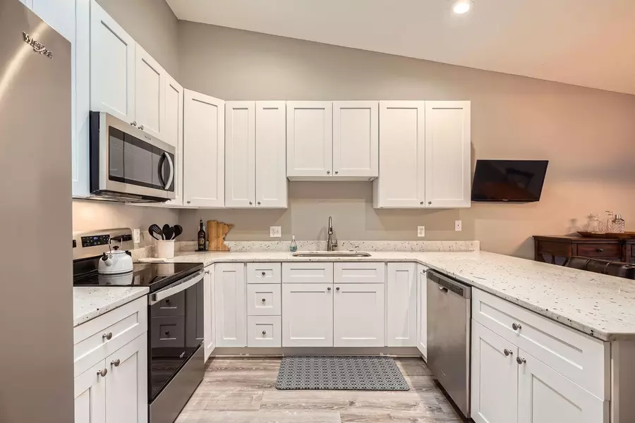 4271 Boulder Ridge PT, Eagan, MN 55122