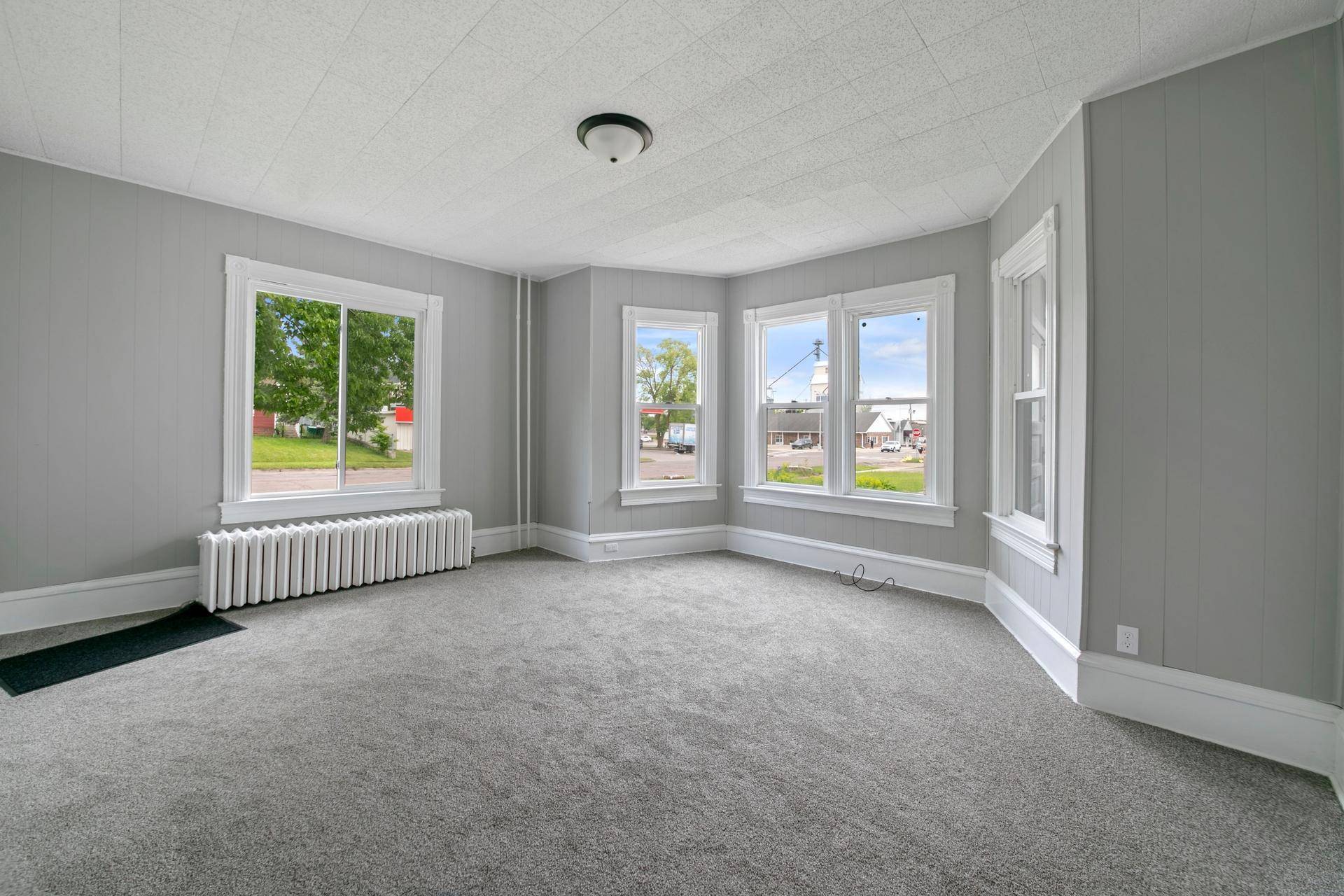 Glencoe, MN 55336,1319 Hennepin AVE N