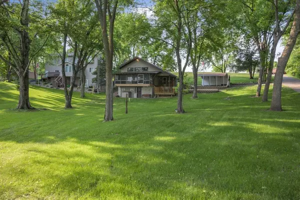 5725 Bradley RD, South Haven, MN 55382