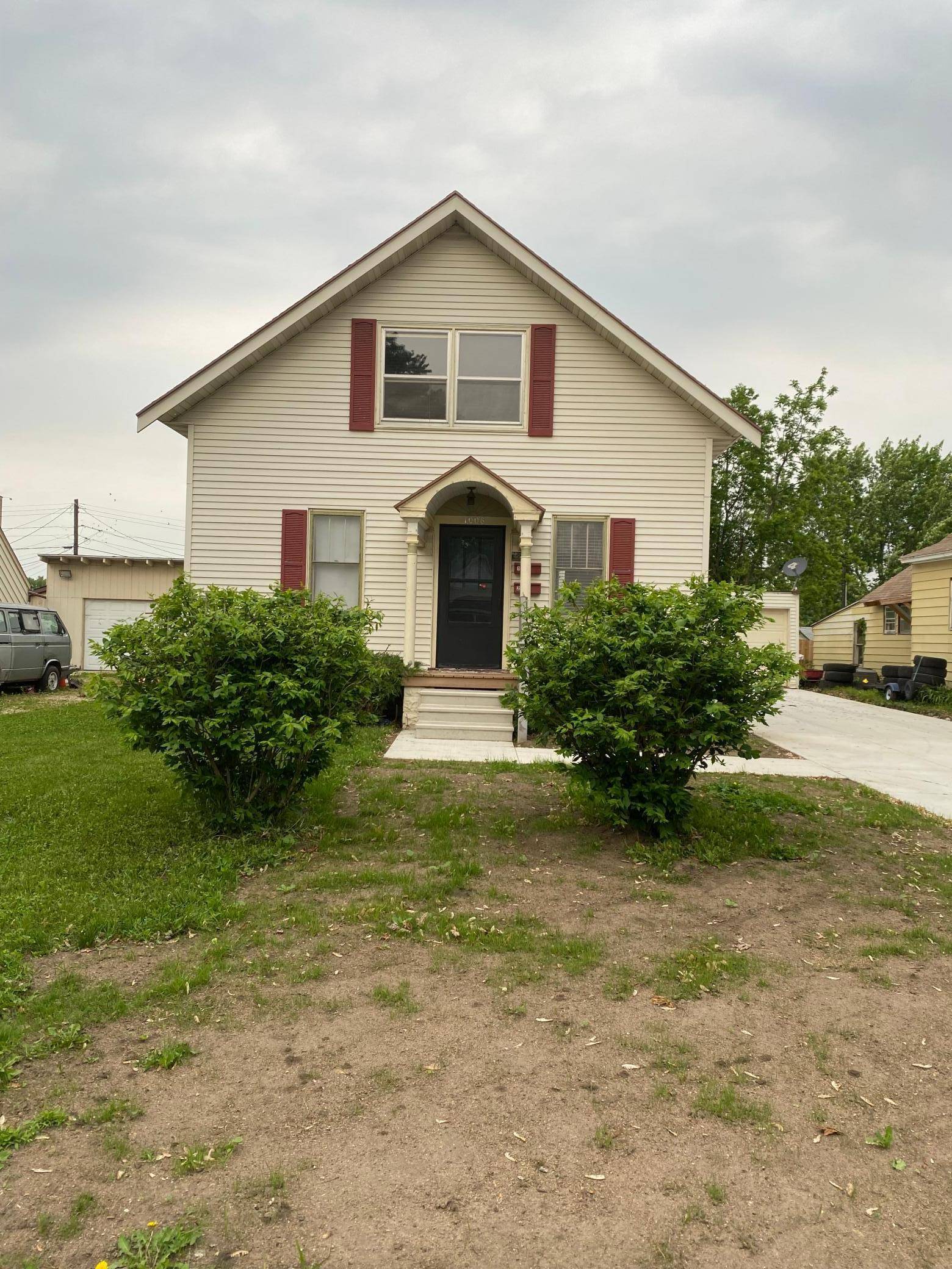 1008 W 2nd ST, Winona, MN 55987