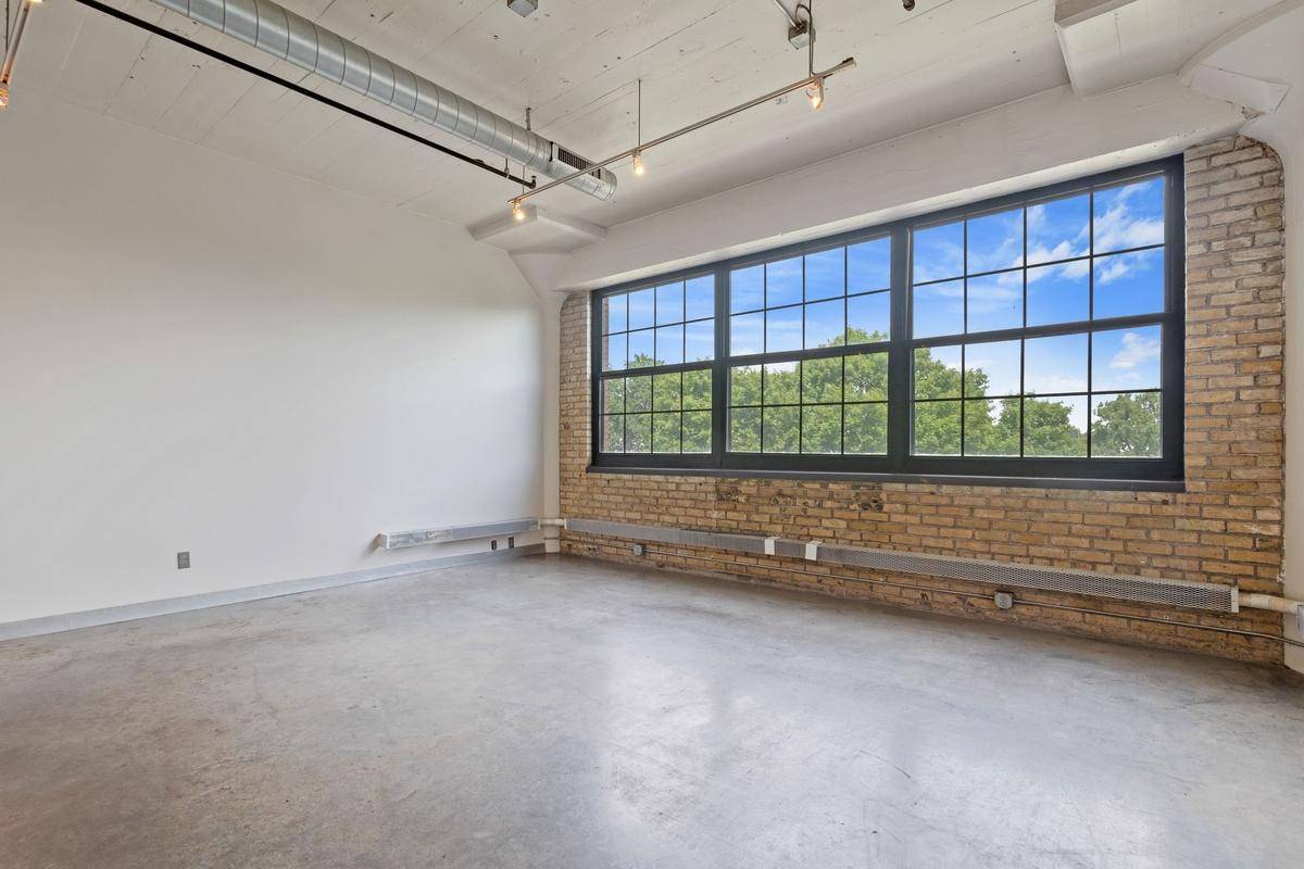 Minneapolis, MN 55413,730 Stinson BLVD #320