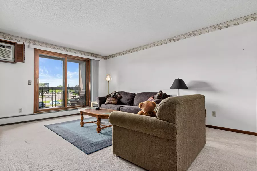 999 41st AVE NE #120NE, Columbia Heights, MN 55421