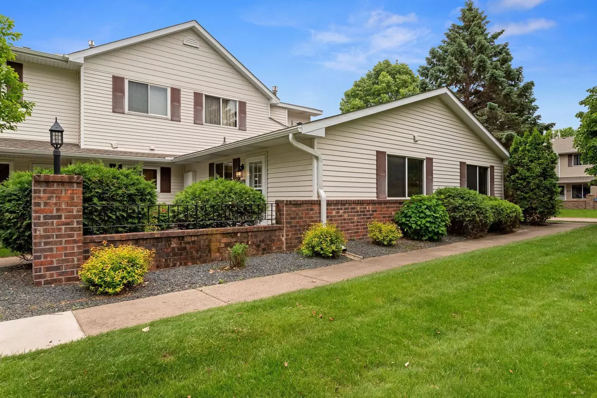 Oakdale, MN 55128,7568 15th Street LN N