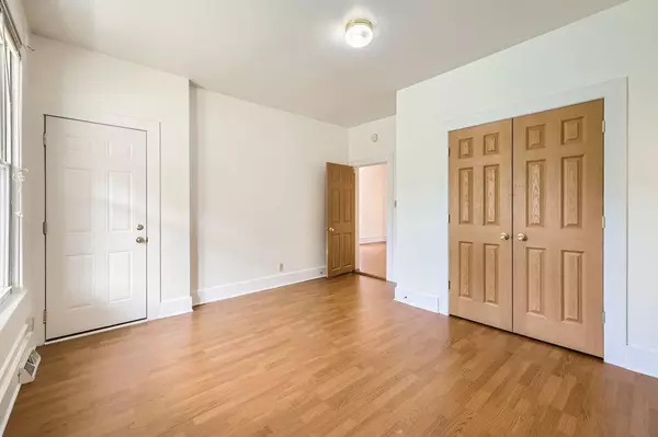 Minneapolis, MN 55418,528 20th AVE NE