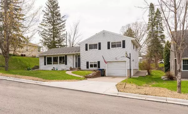 718 E Mount Faith AVE, Fergus Falls, MN 56537