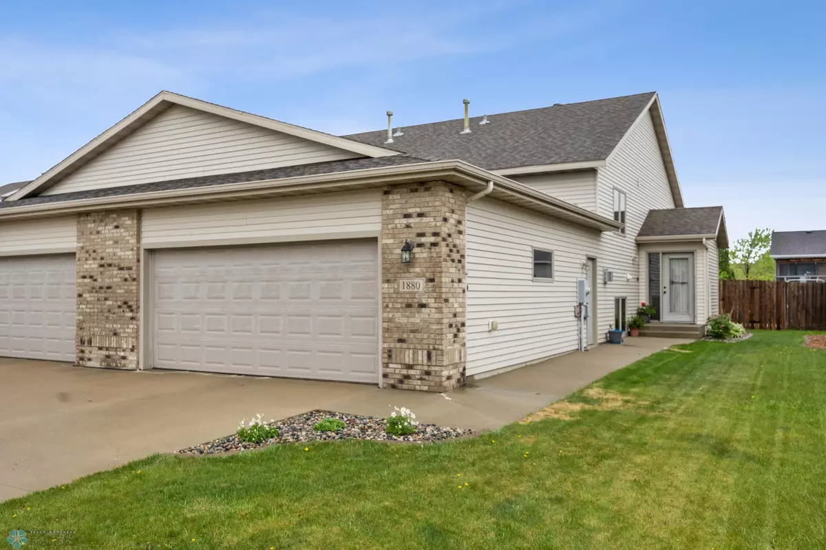 West Fargo, ND 58078,1880 6th ST W