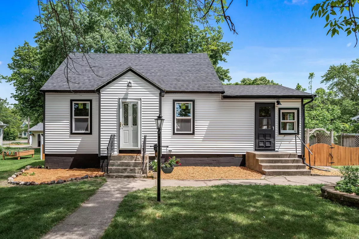 Princeton, MN 55371,404 8th AVE S