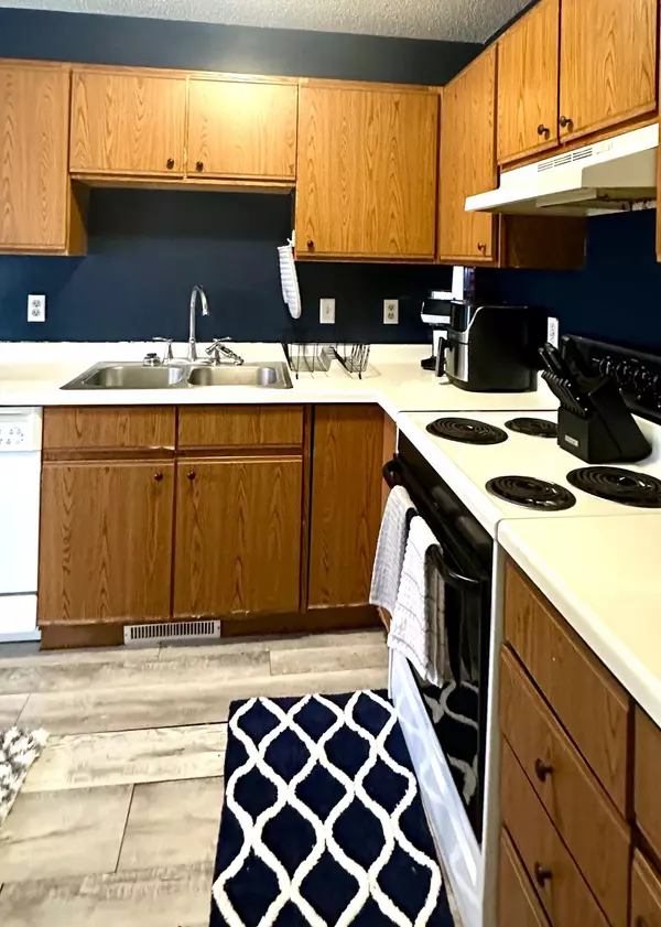 Oakdale, MN 55128,4518 Helena RD N