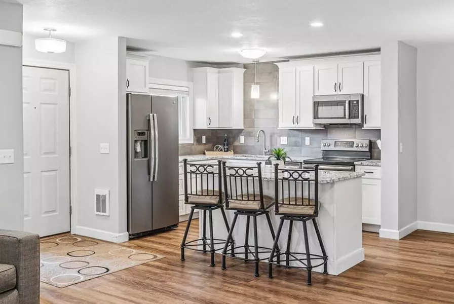 320 Ford RD #3, Saint Louis Park, MN 55426