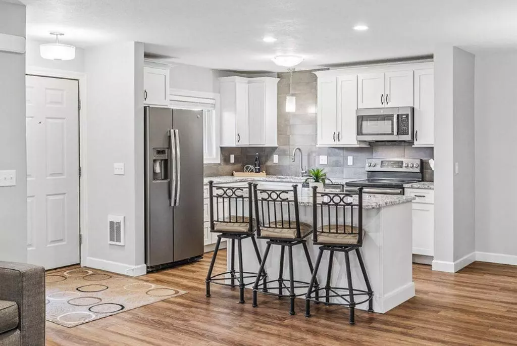 Saint Louis Park, MN 55426,320 Ford RD #3