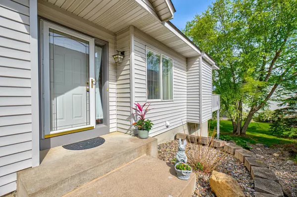 Woodbury, MN 55125,381 Bluebird Alcove