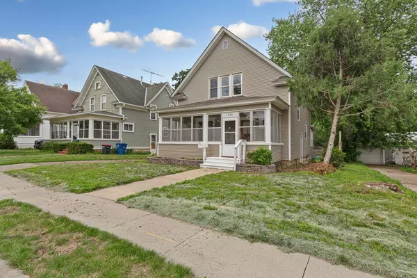 Red Wing, MN 55066,436 9th ST