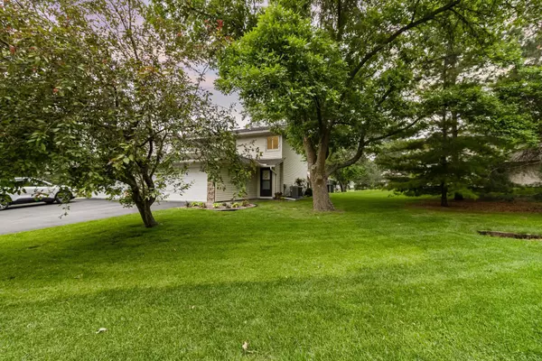 8405 W 97th ST, Bloomington, MN 55438