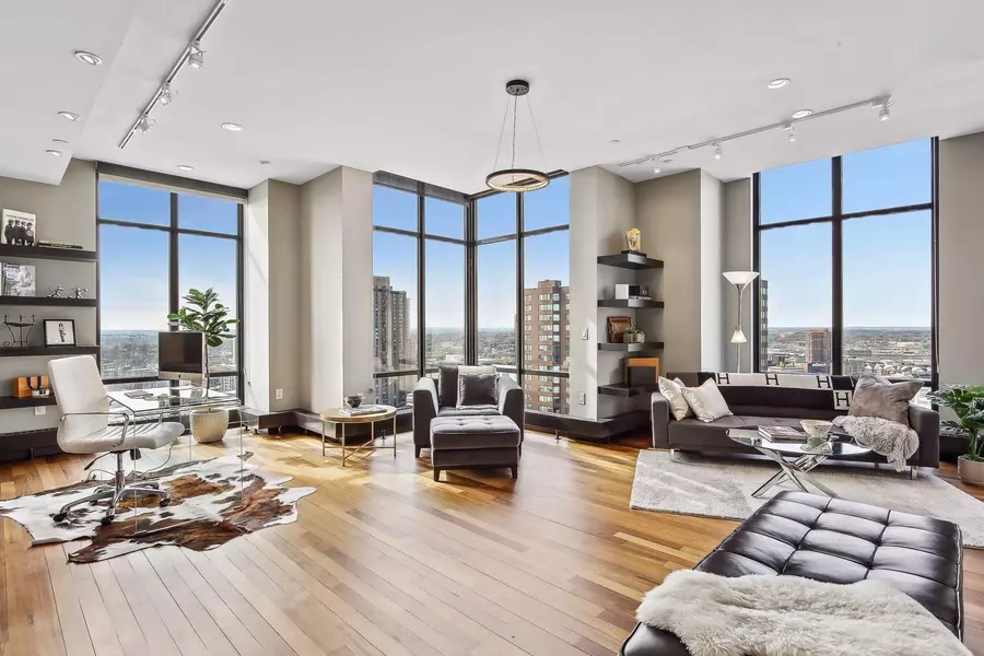 201 S 11th ST #2100, Minneapolis, MN 55403