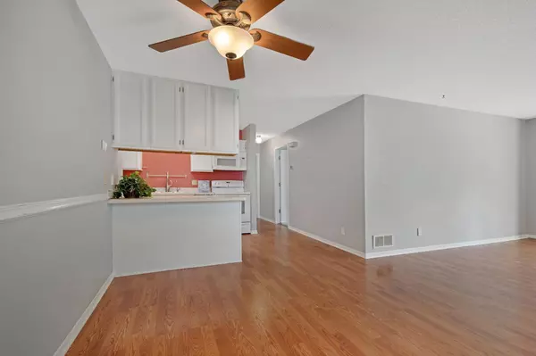 Vadnais Heights, MN 55127,1029 Pond View CT