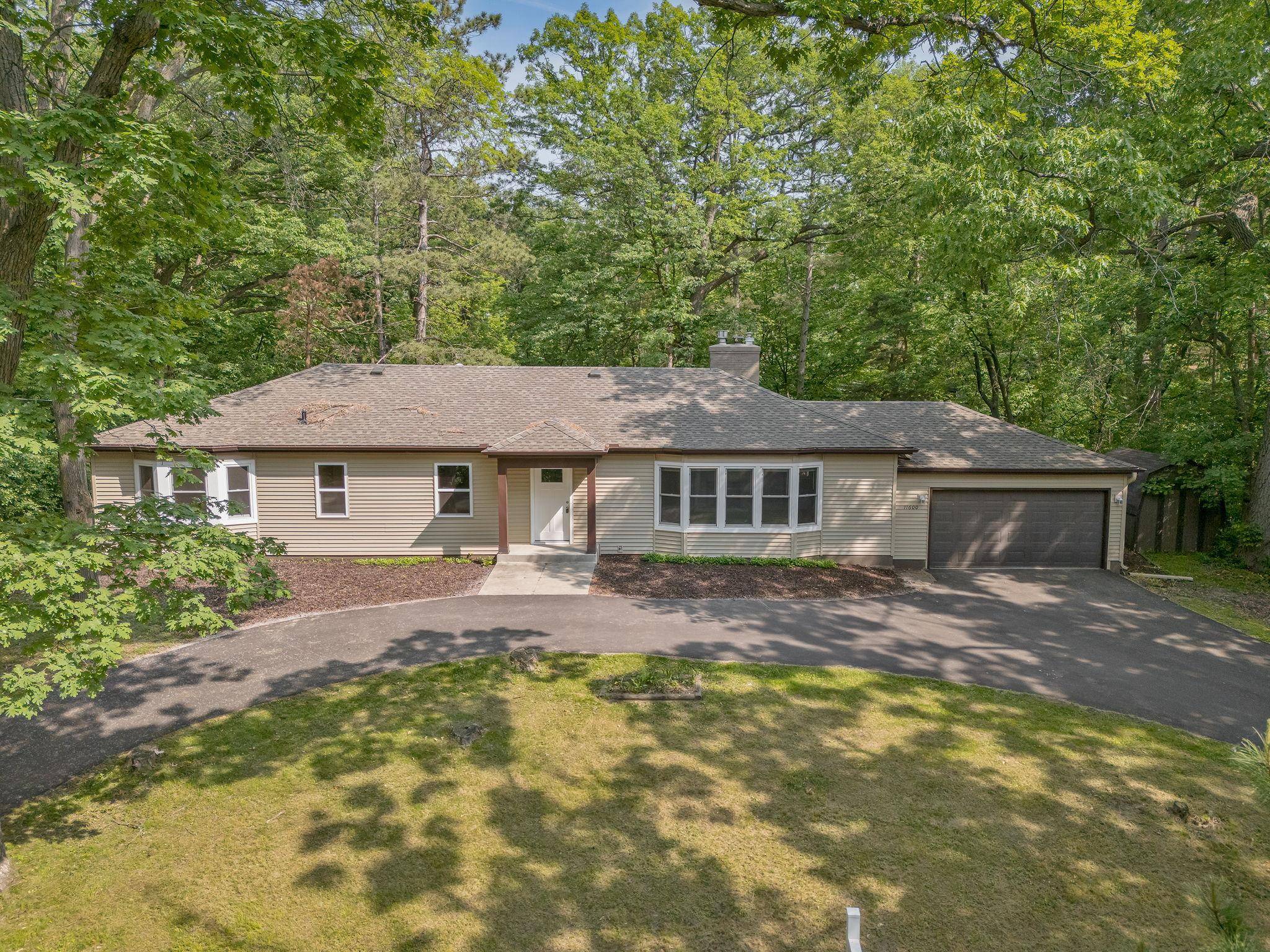 11600 Timberline RD, Minnetonka, MN 55305
