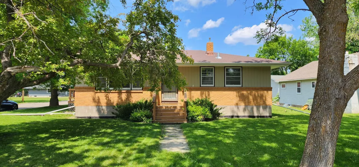 International Falls, MN 56649,910 13th ST