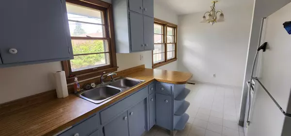 International Falls, MN 56649,910 13th ST