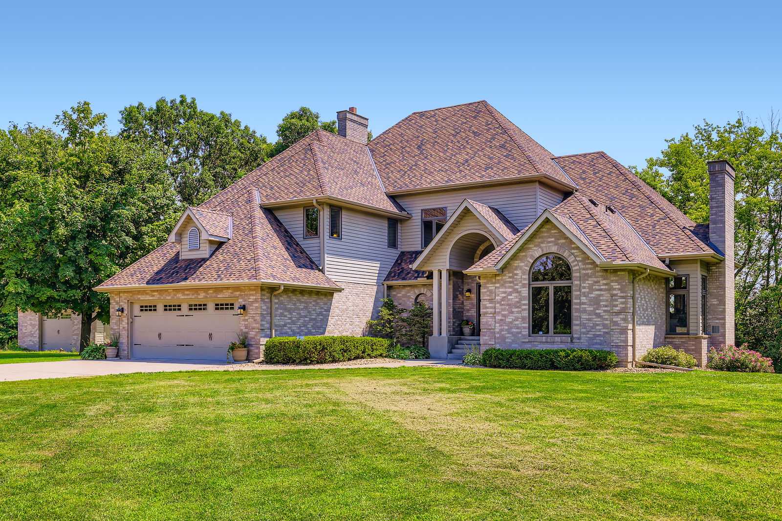 9739 Bjorkman LN, Chisago City, MN 55013