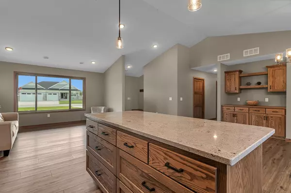 Avon, MN 56310,212 Woolgrass WAY