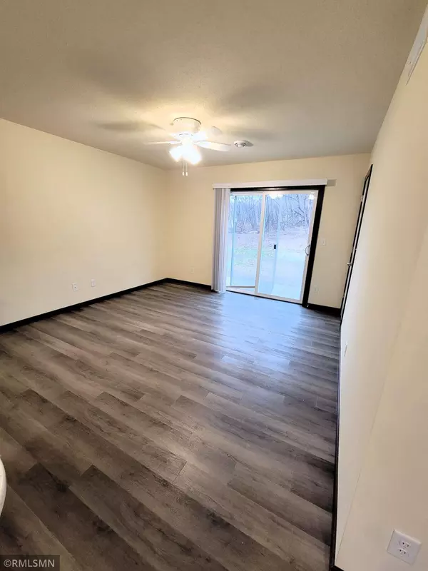 River Falls Twp, WI 54022,303 S Wasson LN ##E