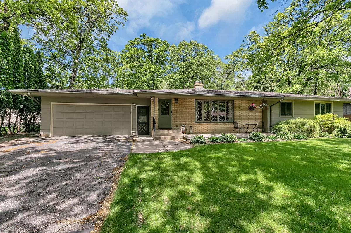 Saint Cloud, MN 56301,725 N Park PL