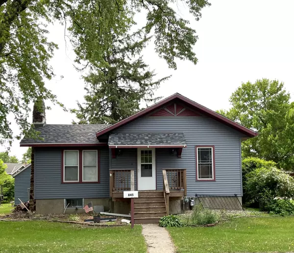 845 12th Street, Windom, MN 56101