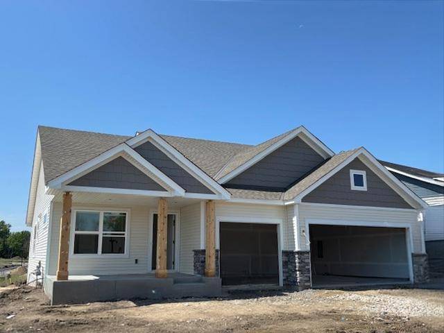 2054 Victoria CIR, Lino Lakes, MN 55038
