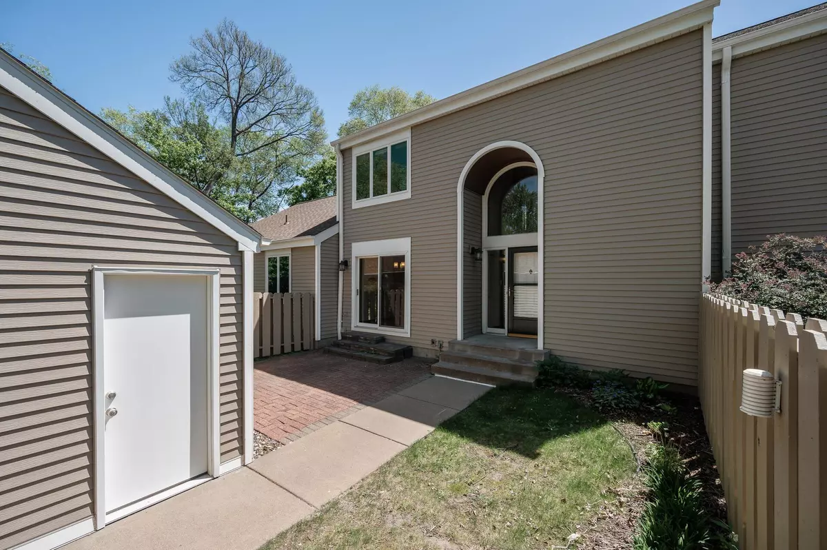Saint Paul, MN 55105,1174 Saint Clair AVE
