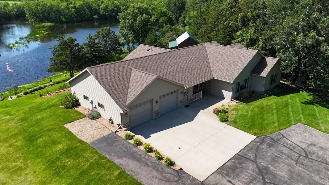 724 6th ST NW, Richmond, MN 56368