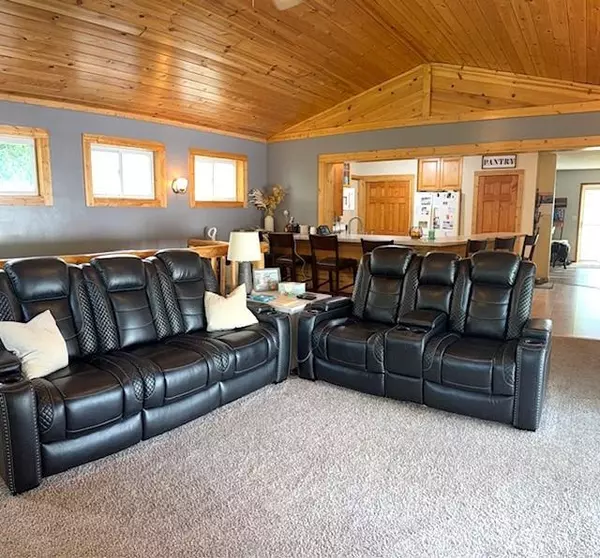 Spicer, MN 56288,403 Medayto DR