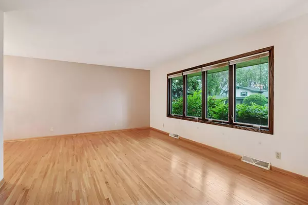 White Bear Lake, MN 55110,3696 Sun Terrace