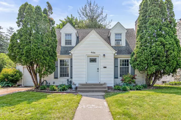 404 Johnson Pkwy, Saint Paul, MN 55106