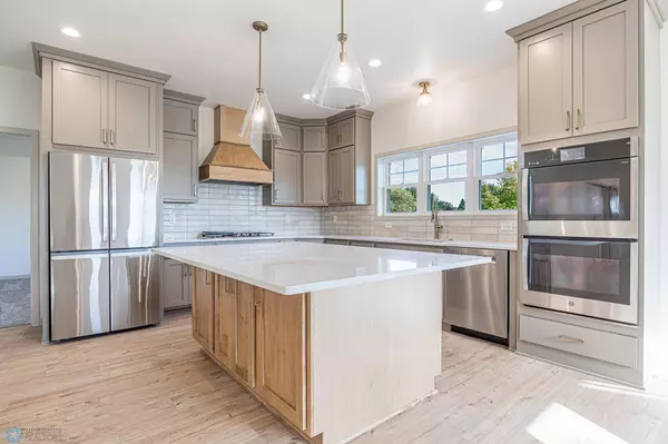 Moorhead, MN 56560,4740 Hampton LOOP S