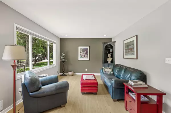 Mahtomedi, MN 55115,177 Kale ST