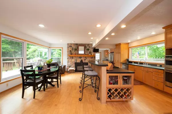 Orono, MN 55364,840 N Shore DR W