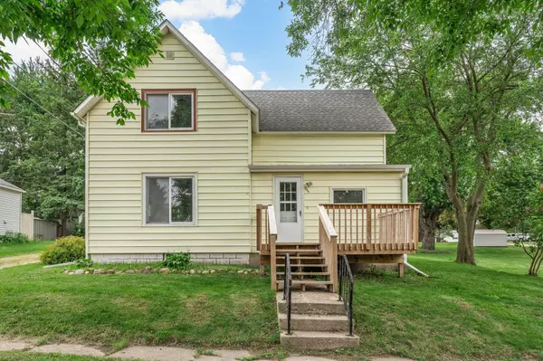 304 3rd ST N, Ellendale, MN 56026