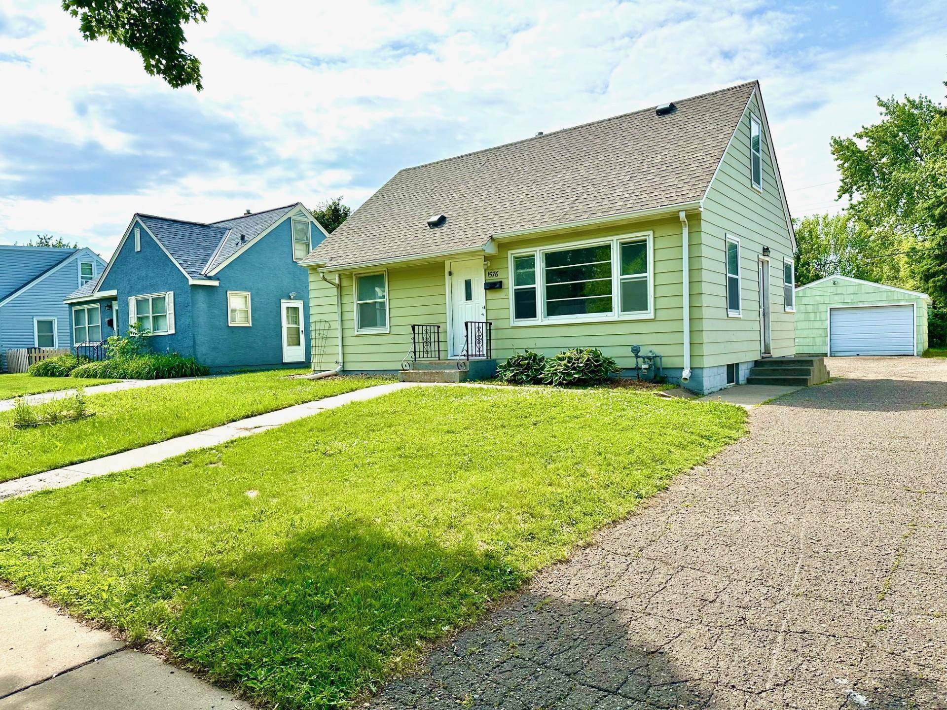 1576 Nebraska AVE E, Saint Paul, MN 55106