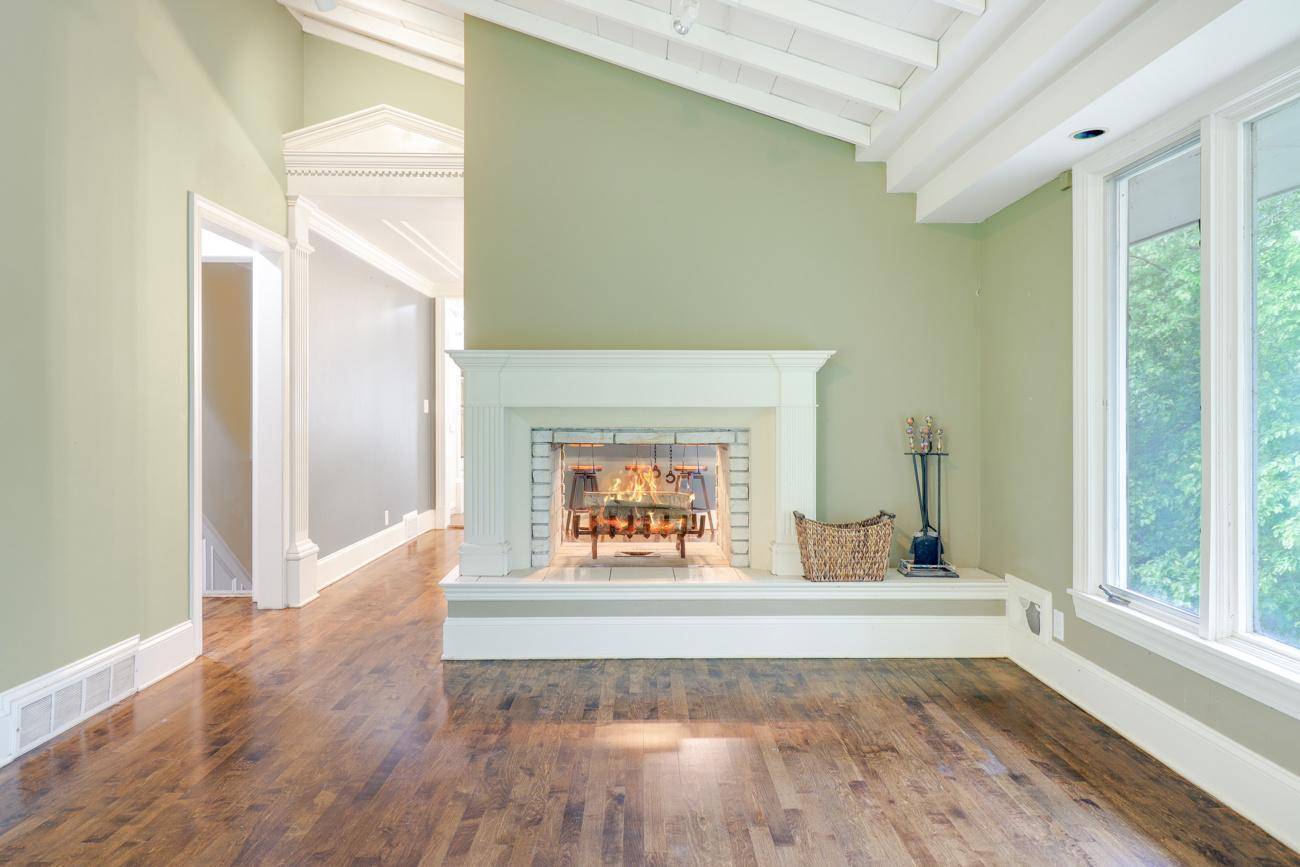 Minnetonka, MN 55345,5076 Woodgate CT