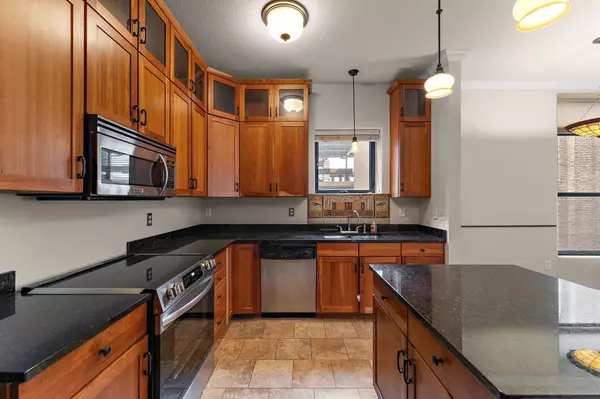 Saint Paul, MN 55101,270 4th ST E #109