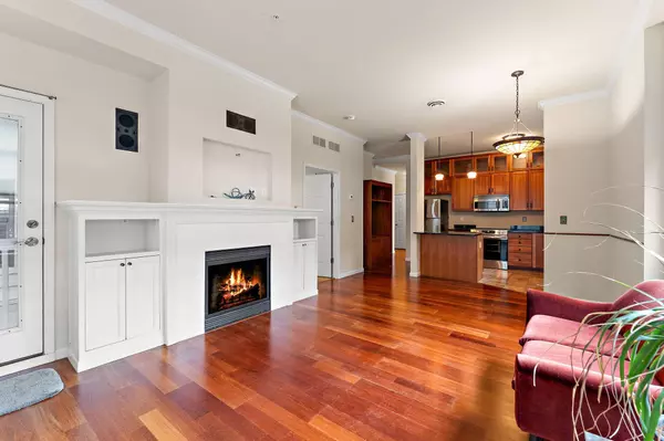 Saint Paul, MN 55101,270 4th ST E #109