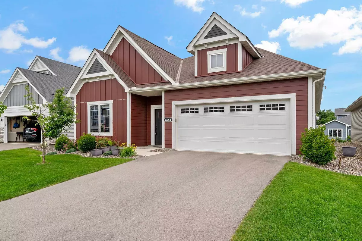 Minnetrista, MN 55331,6754 Woodland Cove BLVD
