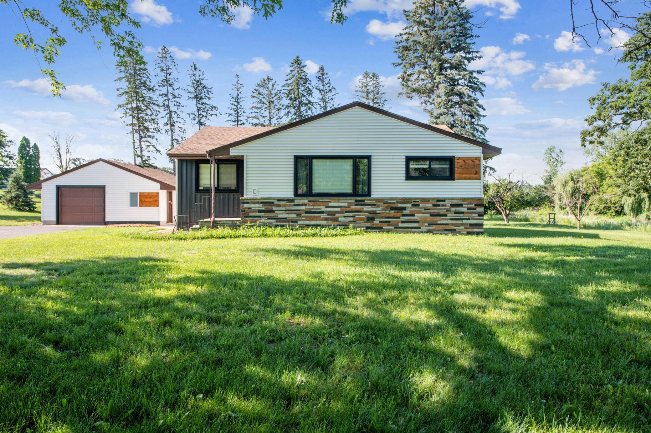 5963 E Viking BLVD, Wyoming, MN 55092